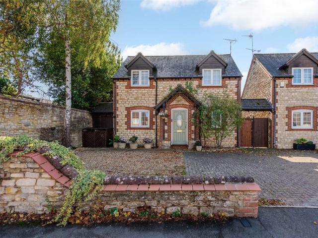 2 bedroom detached house for sale