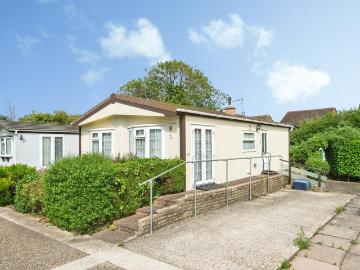 2 bedroom detached house for sale