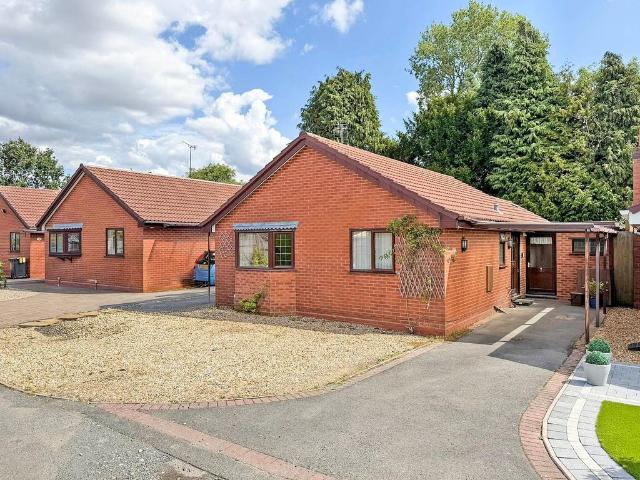 2 bedroom detached house for sale