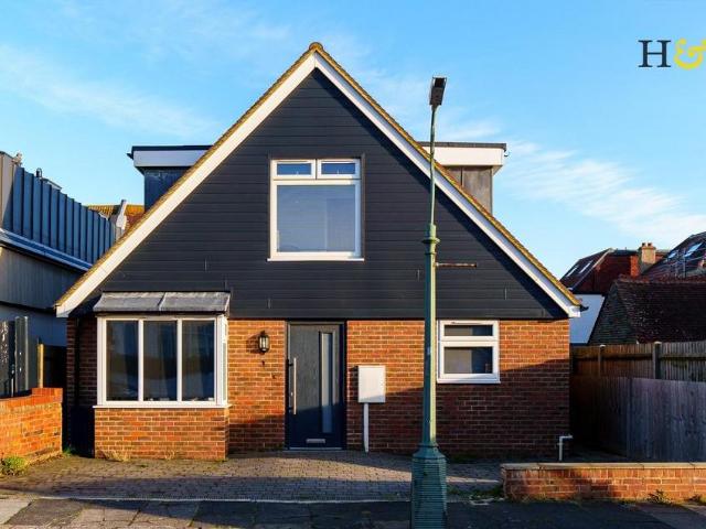 2 bedroom detached house for sale