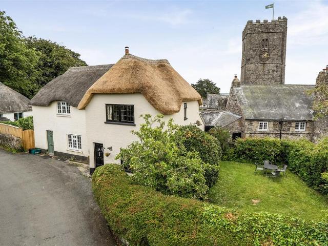 2 bedroom detached house for sale