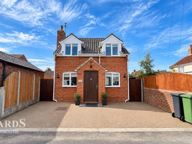 2 bedroom detached house for sale