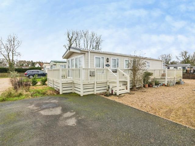 2 bedroom detached house for sale