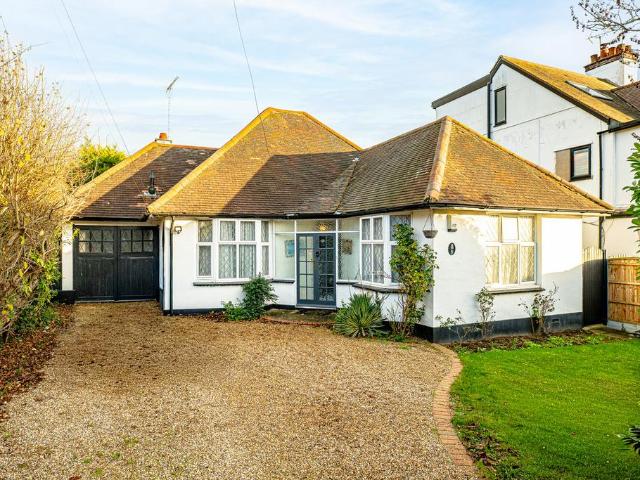 2 bedroom detached house for sale