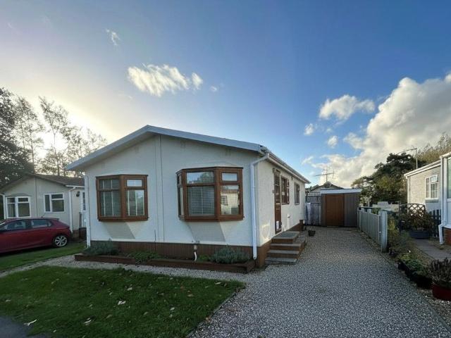 2 bedroom detached house for sale