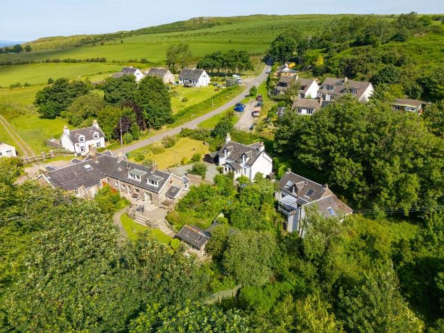 2 bedroom detached house for sale