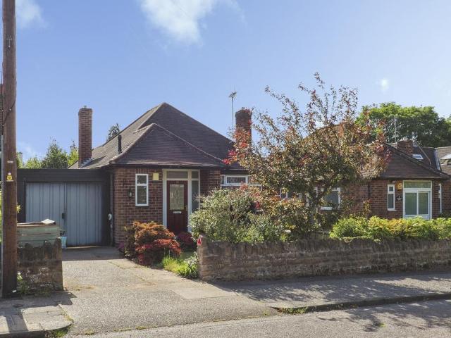 2 bedroom bungalow for sale