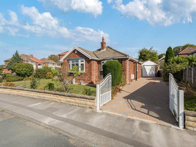 2 bedroom detached house for sale