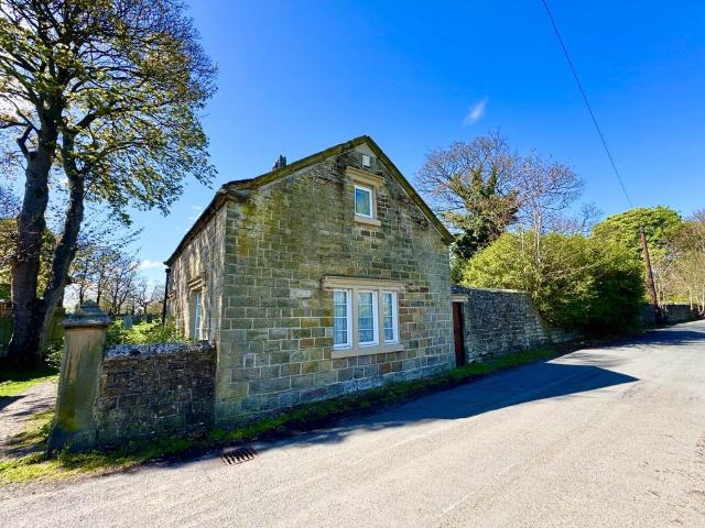 2 bedroom detached house for sale