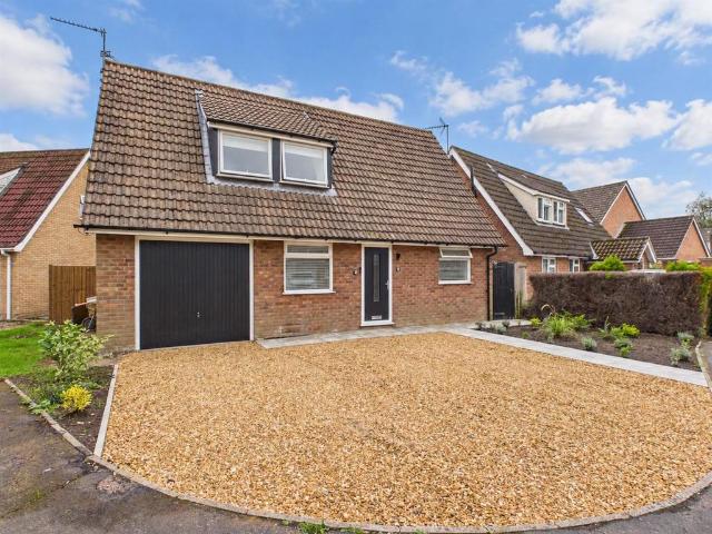 2 bedroom detached house for sale