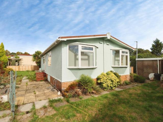 2 bedroom detached house for sale