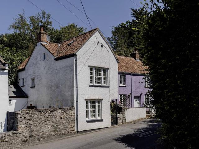 2 bedroom detached house for sale