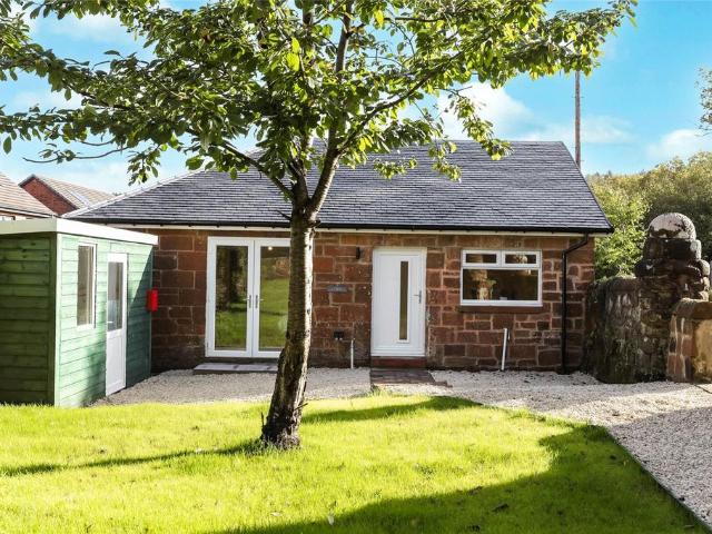 2 bedroom detached house for sale