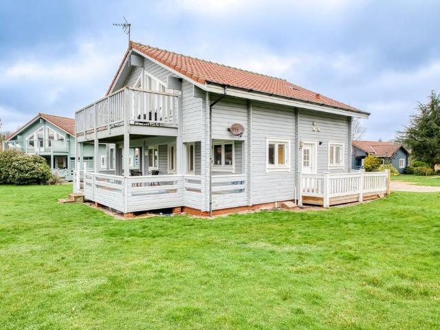 2 bedroom detached house for sale