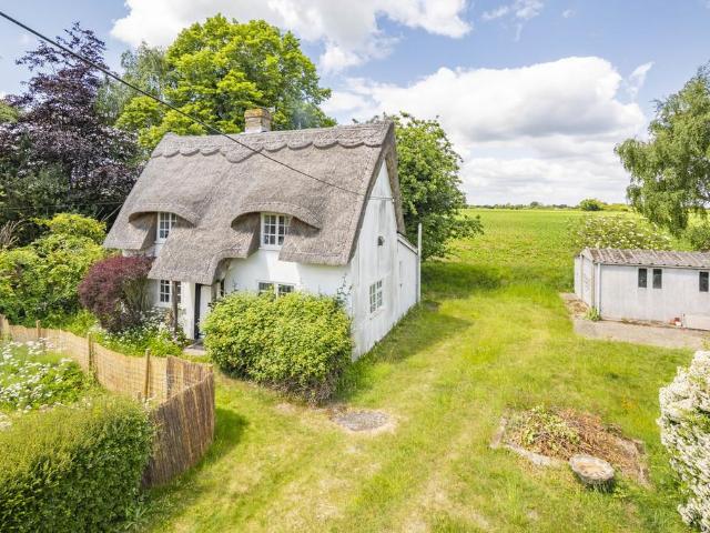 2 bedroom detached house for sale