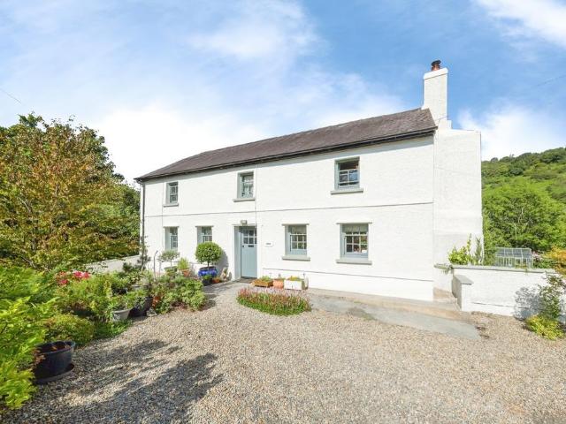 2 bedroom detached house for sale