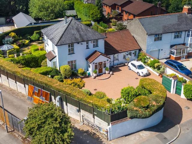 2 bedroom detached house for sale