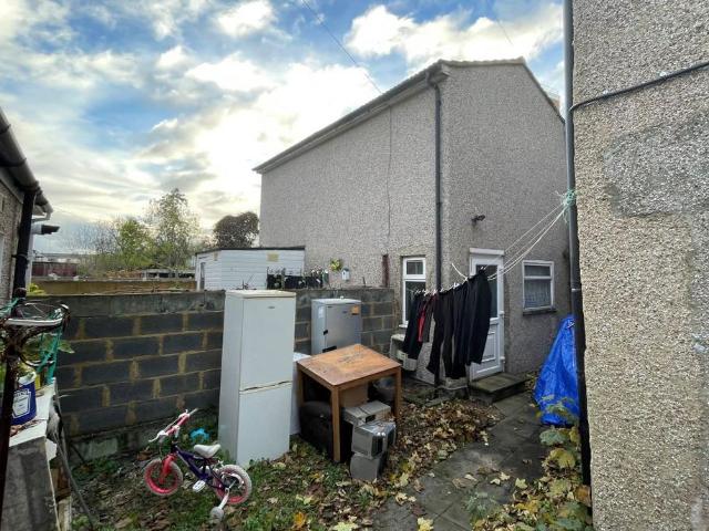 2 bedroom detached house for sale