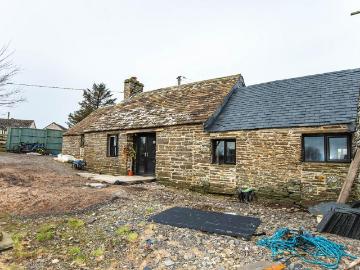 2 bedroom detached house for sale