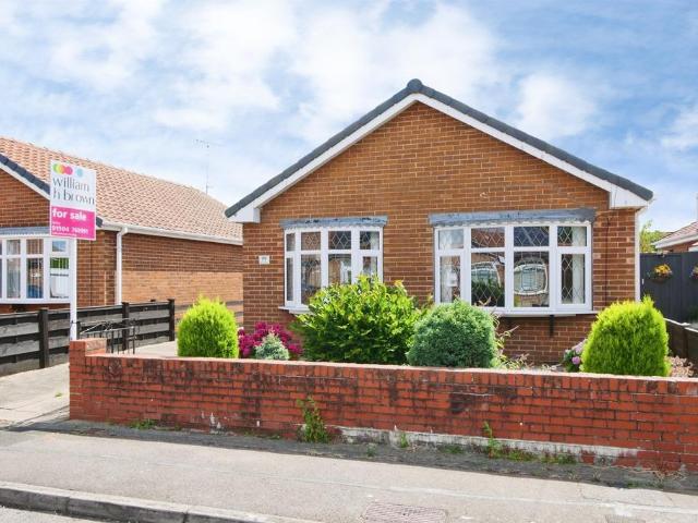 2 bedroom detached house for sale