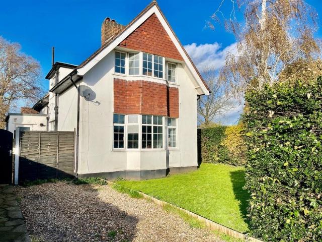 2 bedroom detached house for sale