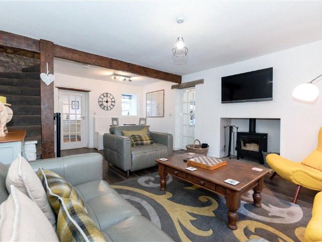2 bedroom detached house for sale