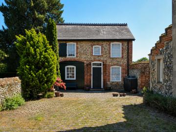 2 bedroom detached house for sale