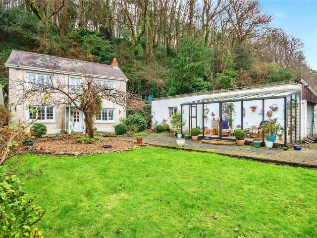 2 bedroom detached house for sale