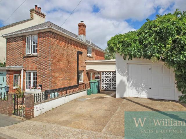 2 bedroom detached house for sale