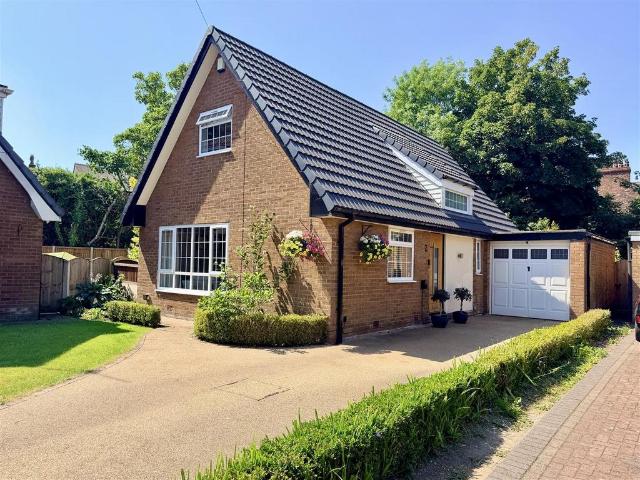 2 bedroom detached house for sale