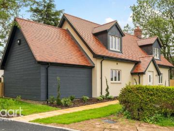 2 bedroom detached house for sale