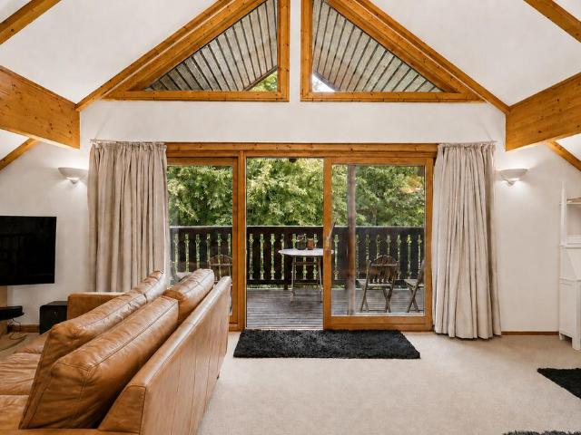 2 bedroom detached house for sale