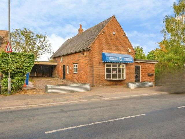 2 bedroom detached house for sale