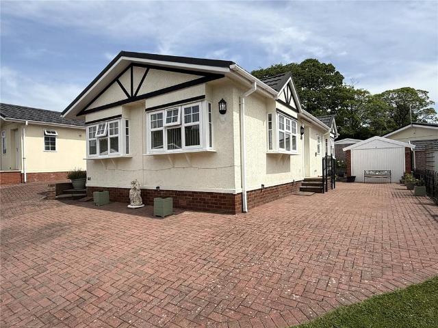 2 bedroom detached house for sale