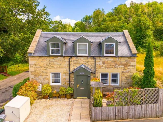 2 bedroom detached house for sale