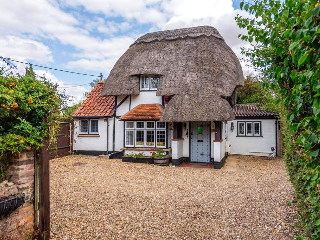 2 bedroom detached house for sale