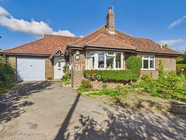2 bedroom detached house for sale