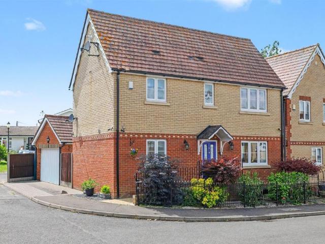 2 bedroom detached house for sale