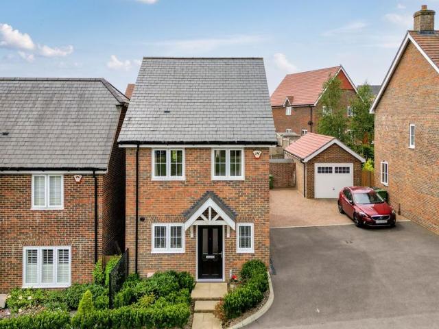 2 bedroom detached house for sale