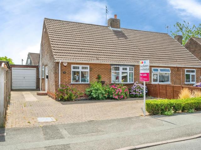 2 bedroom detached house for sale