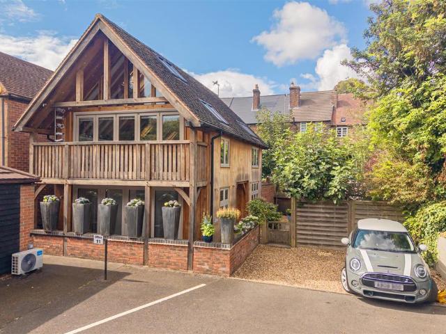 2 bedroom detached house for sale