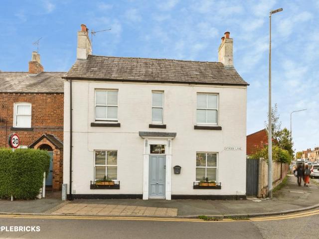 2 bedroom detached house for sale