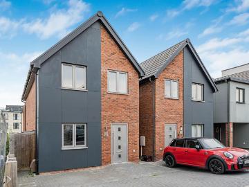 2 bedroom detached house for sale