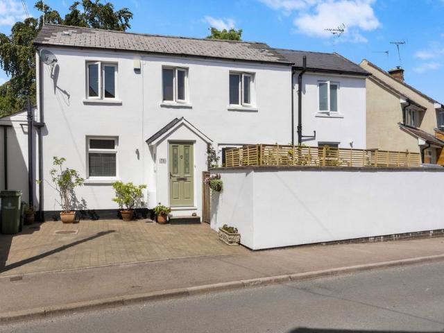 2 bedroom detached house for sale