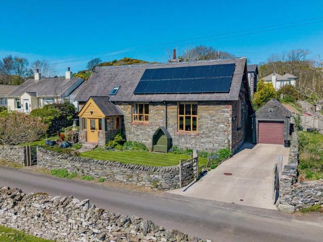 2 bedroom detached house for sale