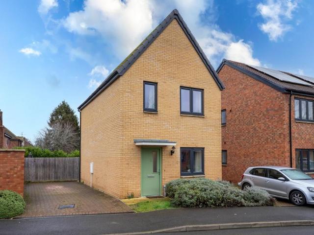 2 bedroom detached house for sale