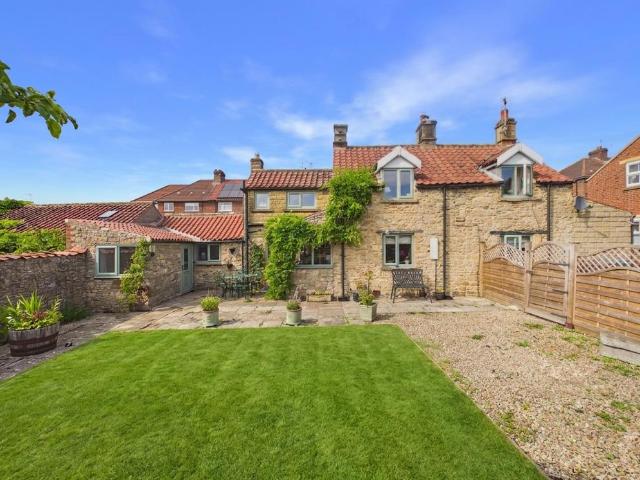 2 bedroom detached house for sale