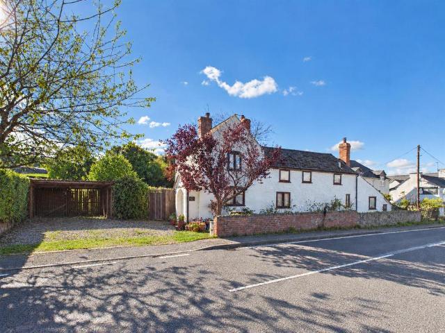 2 bedroom detached house for sale