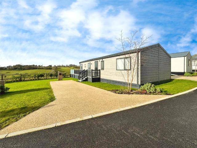 2 bedroom detached house for sale