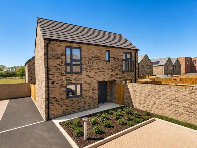 2 bedroom detached house for sale